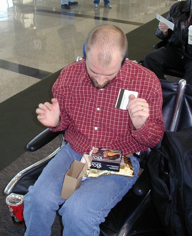 2003-12-18-Austin-Airport-Ren-180s-2.JPG