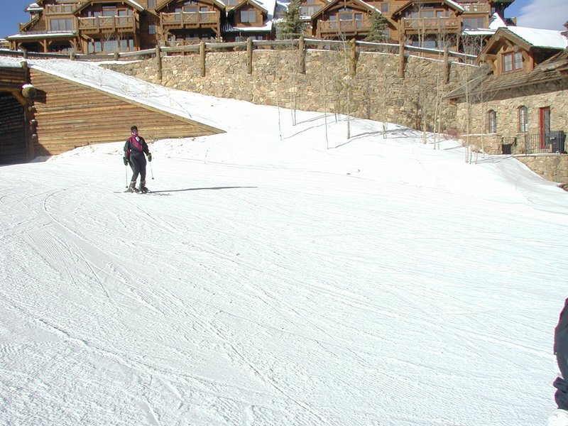 2003-12-20-Beaver-Creek-07-Marci.JPG