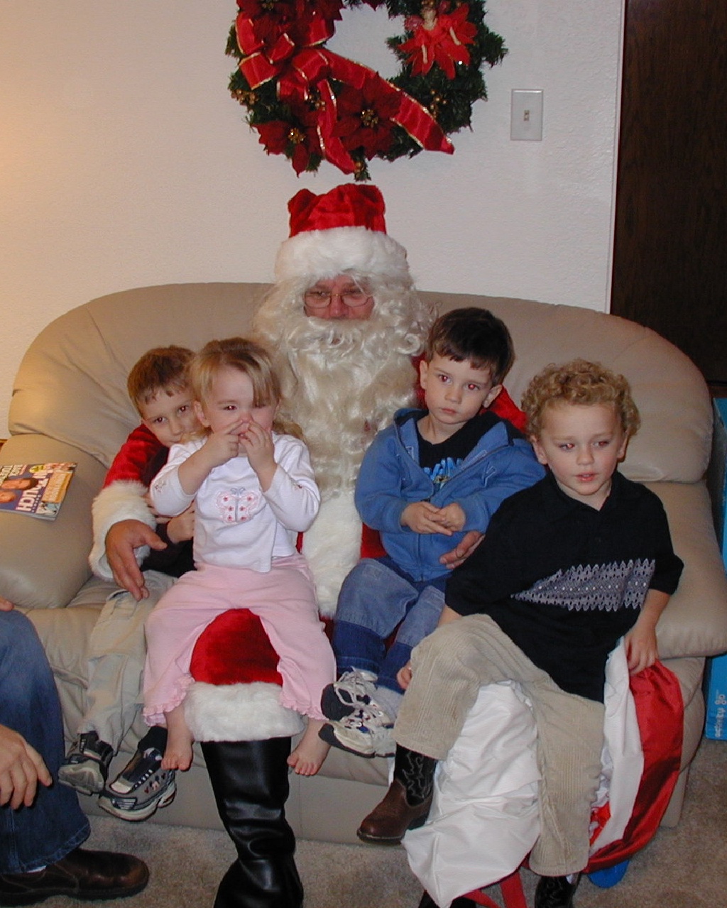 2003-12-24-Xmas-eve-13-Santa-Chance-Dax-Vale-Kyla.JPG