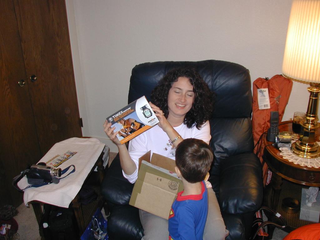 2003-12-24-Xmas-eve-21-Suzi-GPS-speed-distance-watch.JPG