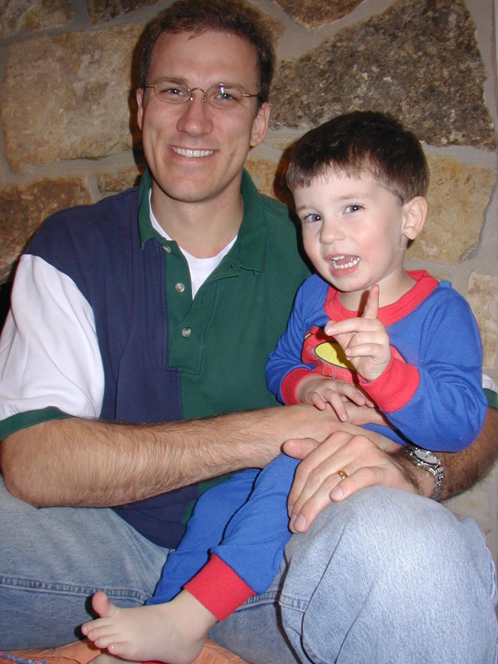 2003-12-24-Xmas-eve-26-Travis-Dax.JPG