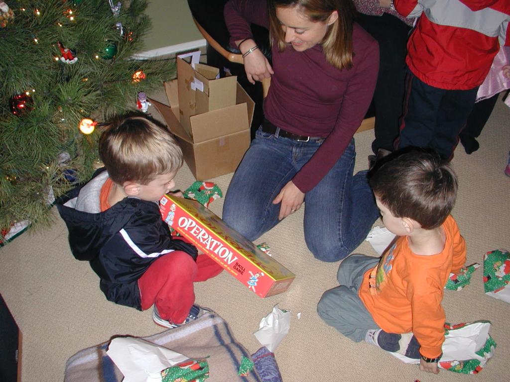 2003/12(December)/Christmas/1024x768_2003-12-25-Xmas-15-Chance-operation-Heather.JPG