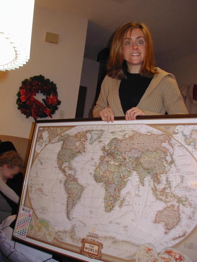 2003/12(December)/Christmas/640x480_2003-12-24-Xmas-eve-29-Heather-world-map.JPG
