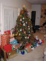 2003-12-24-Xmas-eve-03-tree.JPG