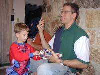 2003-12-24-Xmas-eve-31-Chance-Travis.JPG