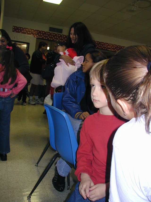2003/12(December)/Misc/640x480_2003-12-06-Church-Santa-breakfast-04-Chance-facepaint.JPG