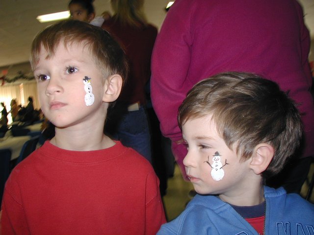 2003/12(December)/Misc/640x480_2003-12-06-Church-Santa-breakfast-06-Chance-Dax-faces-painted.JPG
