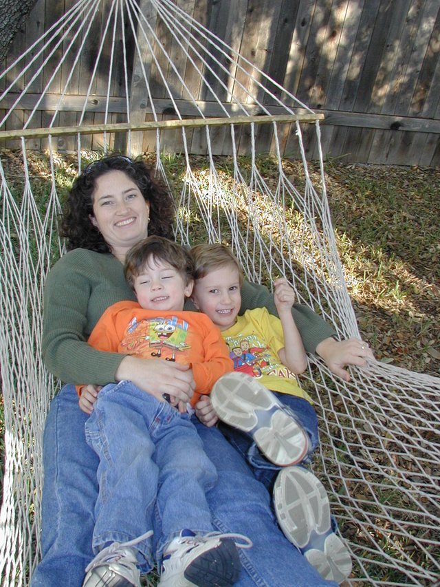 2003/12(December)/Misc/640x480_2003-12-14-Suzi-Chance-Dax-2.JPG