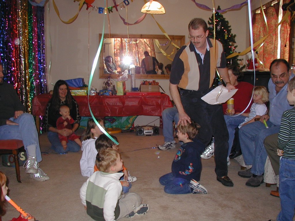 2003/12(December)/Zen-Bday/1024x768_2003-12-14-Zen-bday-08-DuckDuckGoose.JPG