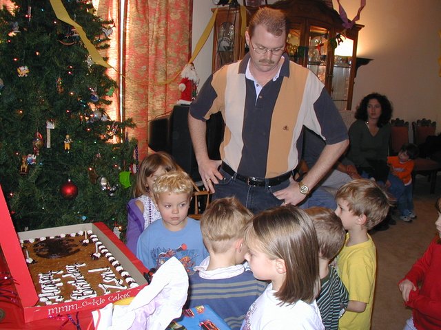 2003/12(December)/Zen-Bday/640x480_2003-12-14-Zen-bday-09.JPG
