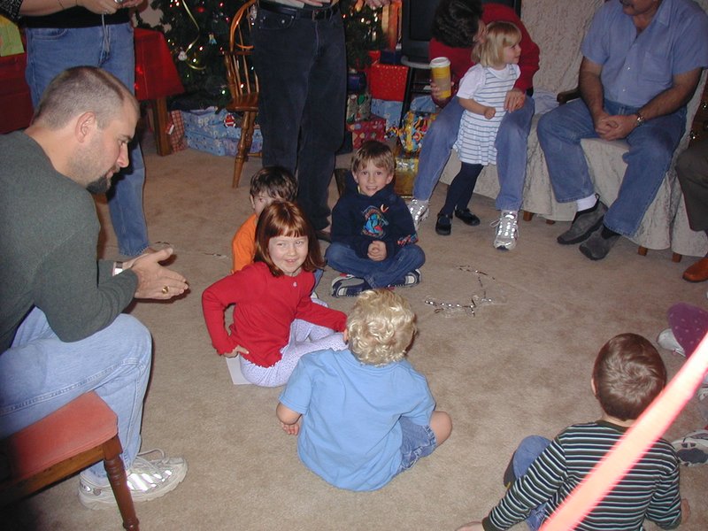 2003/12(December)/Zen-Bday/800x600_2003-12-14-Zen-bday-05.JPG
