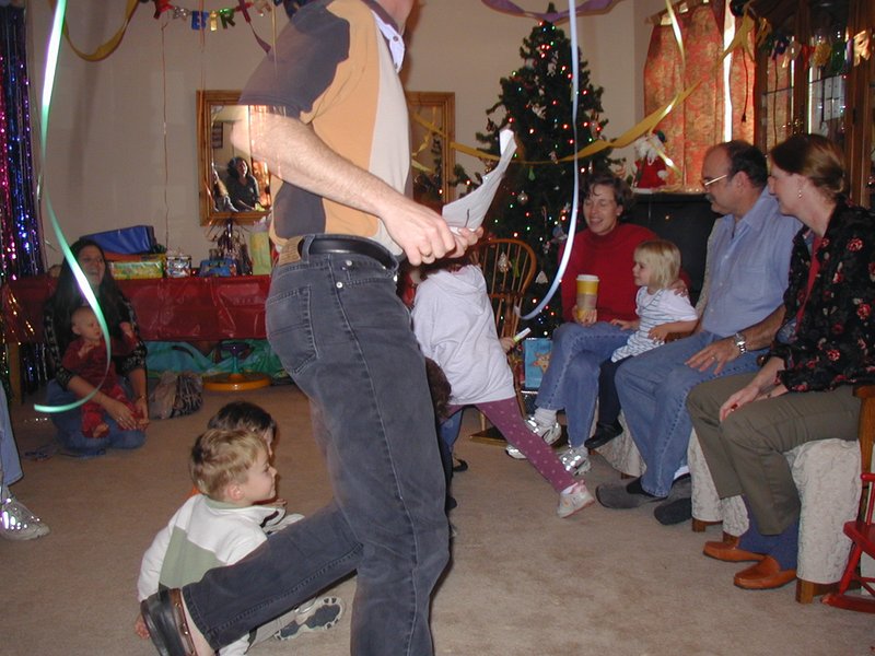 2003/12(December)/Zen-Bday/800x600_2003-12-14-Zen-bday-07-DuckDuckGoose.JPG