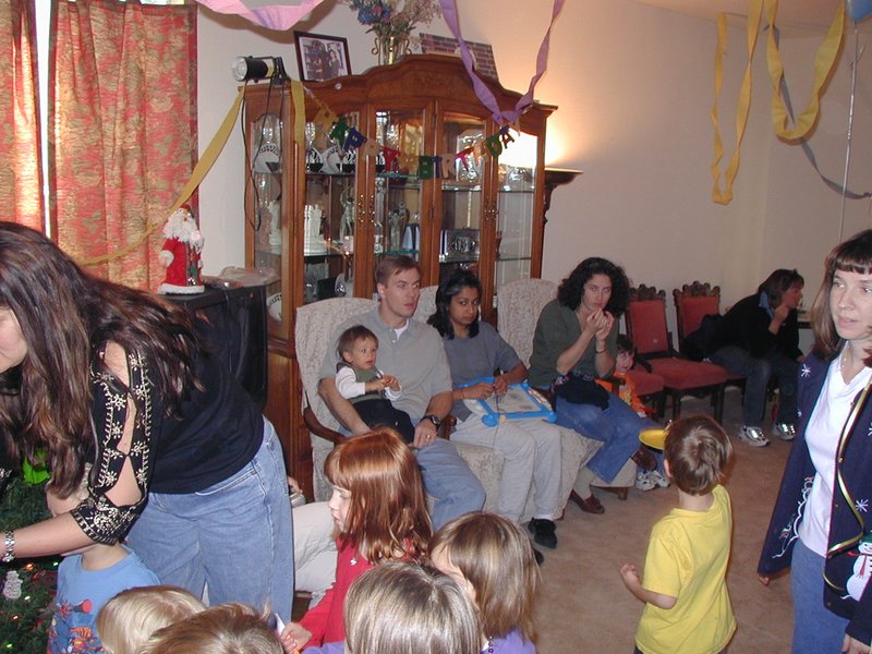 2003/12(December)/Zen-Bday/800x600_2003-12-14-Zen-bday-14.JPG