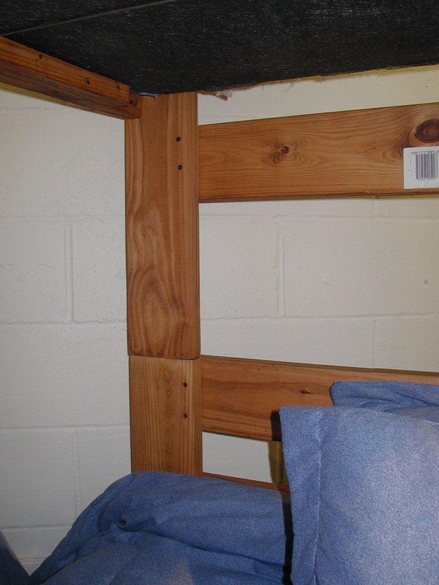 2004-01-03-bunkbed-7.JPG