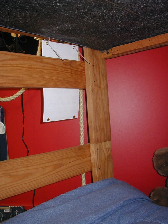2004/01(January)/BunkBed/640x480_2004-01-03-bunkbed-8.JPG