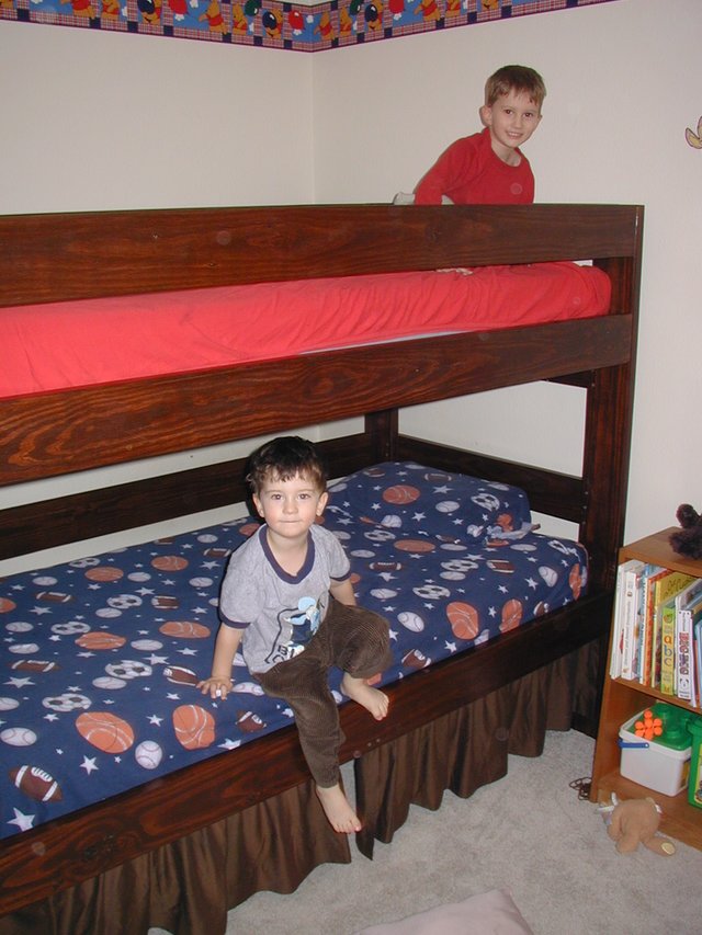 2004-01-16-BunkBed-7-Chance-Dax.JPG