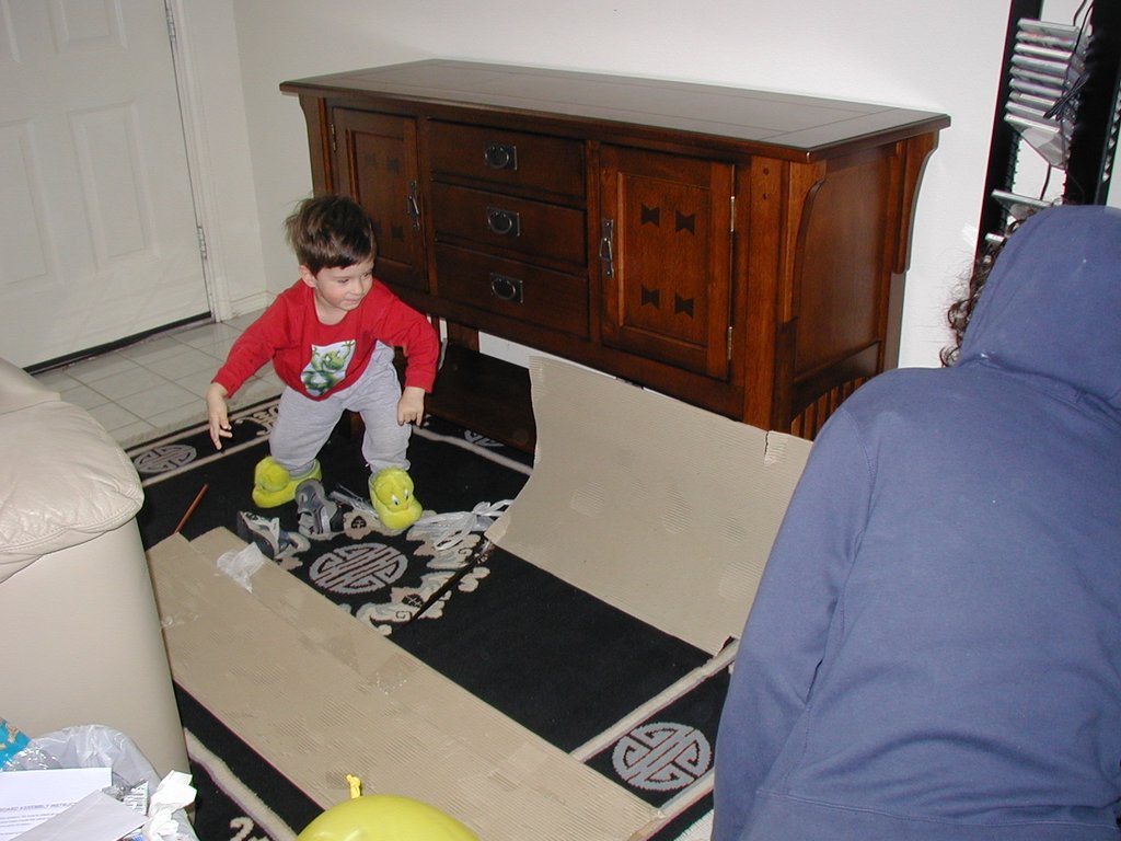 2004/01(January)/Misc/1024x768_2004-01-31-New-Hutch-1-Dax.JPG