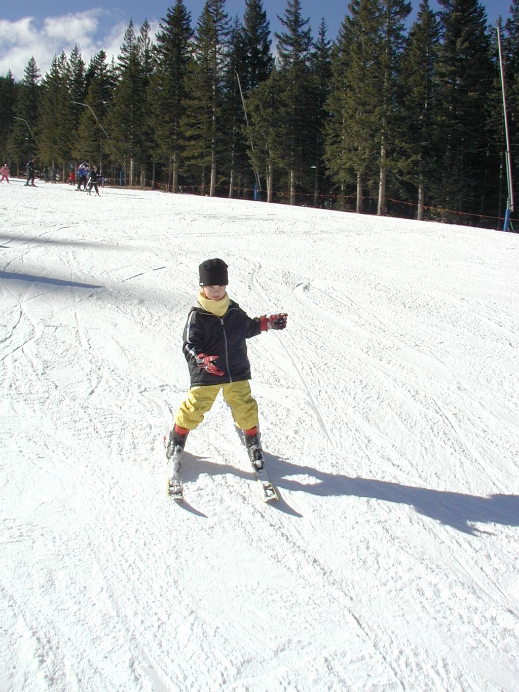 2004/01(January)/Ruidoso/1024x768_2004-01-19-Ruidoso-13-Chance-skiing.JPG