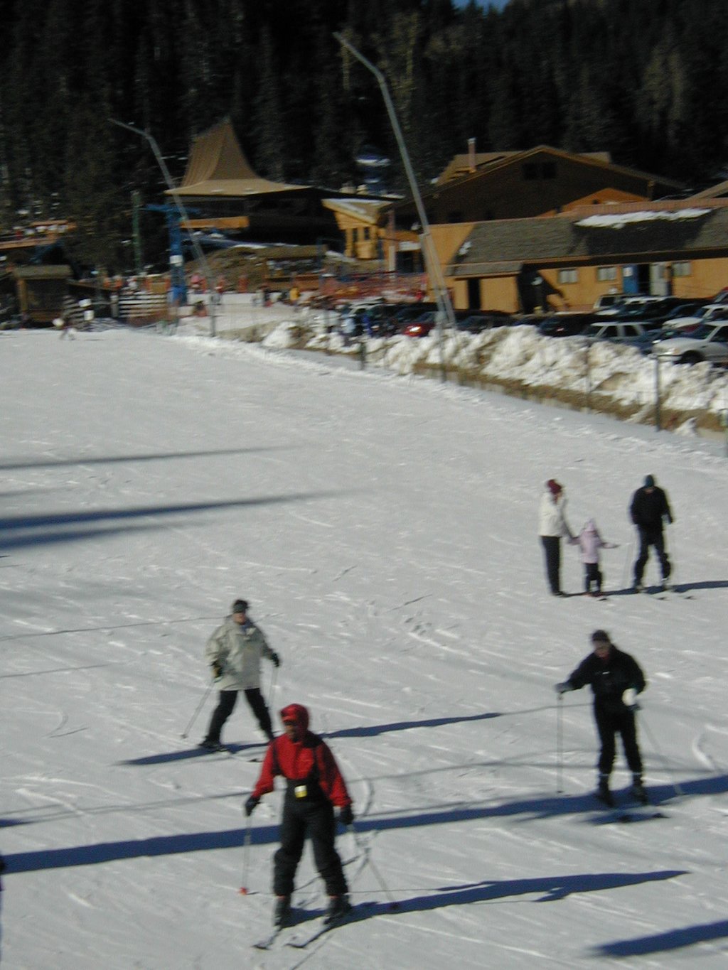 2004/01(January)/Ruidoso/1024x768_2004-01-19-Ruidoso-16-Grammy-skiing.JPG
