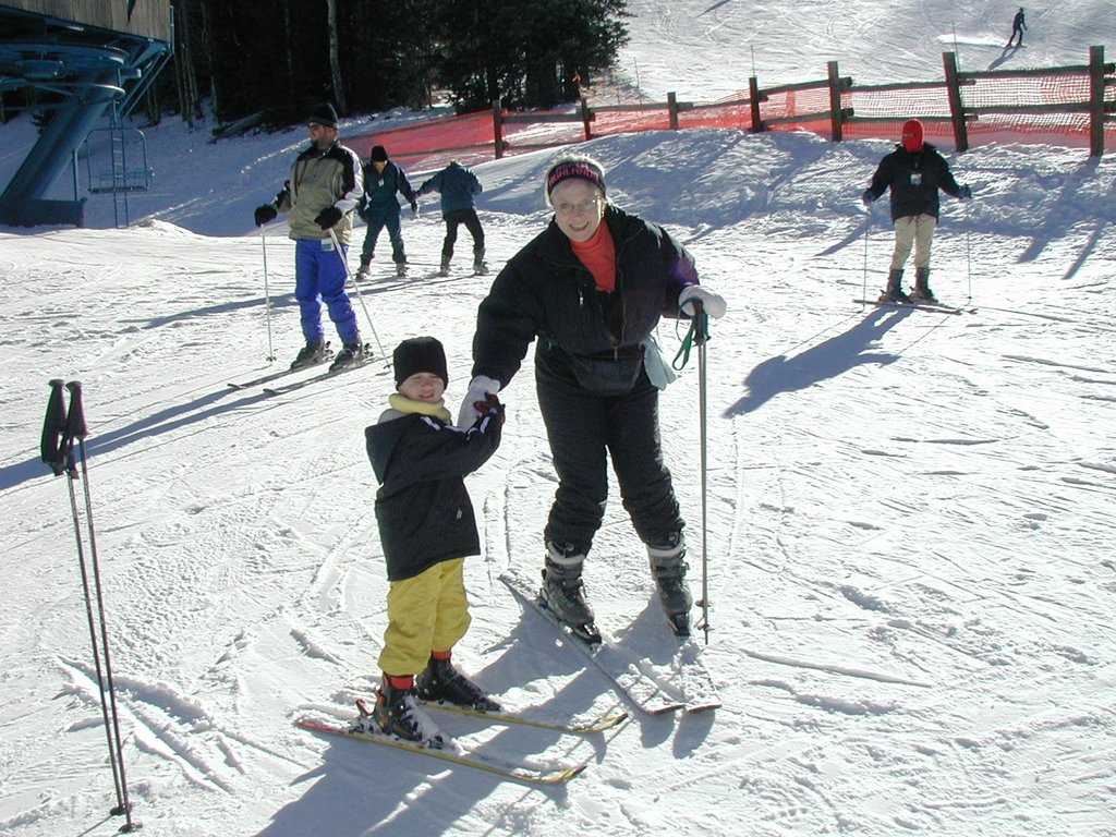 2004/01(January)/Ruidoso/1024x768_2004-01-19-Ruidoso-19-Chance-Grammy-skiing.JPG