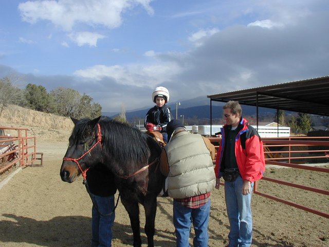 2004/01(January)/Ruidoso/640x480_2004-01-21-Ruidoso-05-horseback-riding-Travis-Chance.JPG