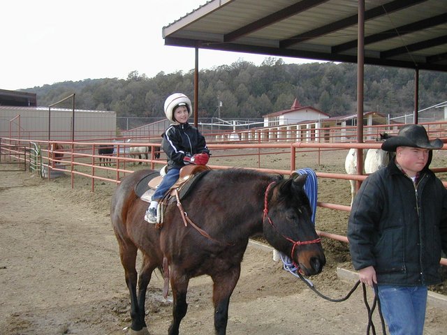 2004/01(January)/Ruidoso/640x480_2004-01-21-Ruidoso-10-horseback-riding-Chance.JPG
