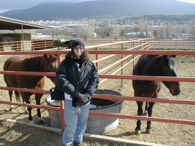 2004/01(January)/Ruidoso/640x480_2004-01-21-Ruidoso-11-Suzi-horses.JPG