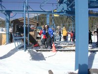 2004-01-18-Ruidoso-13-Suzi-getting-on-chairlift.JPG