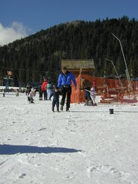 2004-01-18-Ruidoso-24-Dax-Travis-skiing.JPG