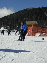 2004-01-18-Ruidoso-25-Dax-Travis-skiing.JPG
