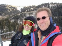 2004-01-20-Ruidoso-5-Suzi-Travis-chairlift.JPG
