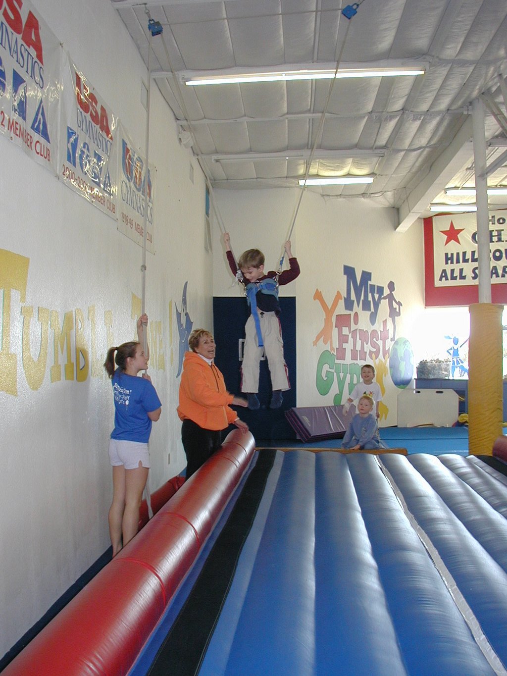 2004/02(February)/Colton-Bday/1024x768_2004-02-07-Colton-Bday-3-Chance.JPG