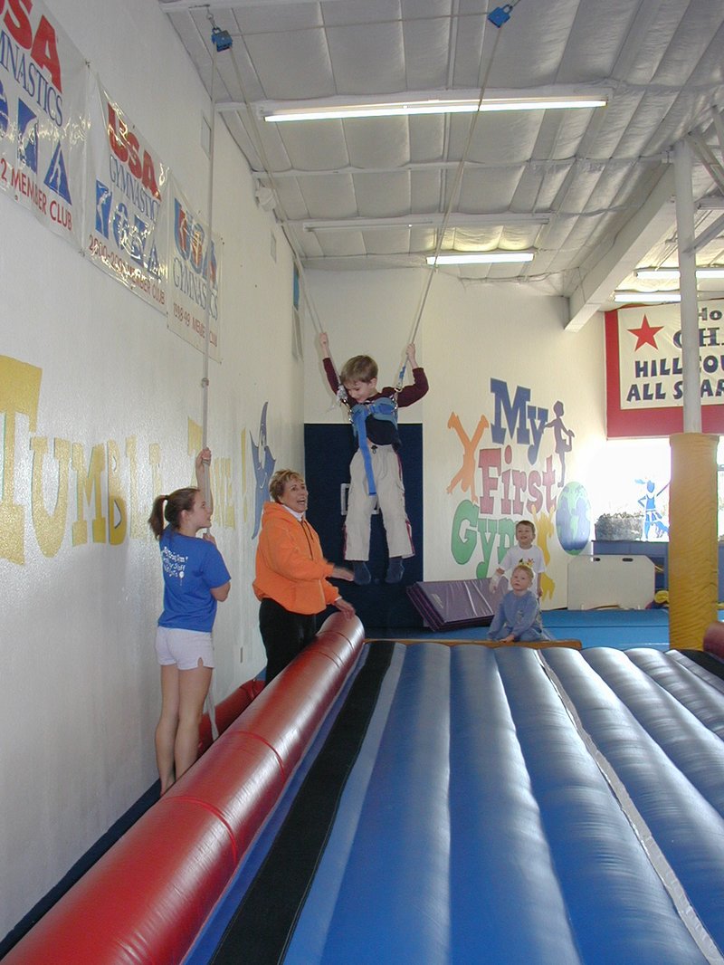2004/02(February)/Colton-Bday/800x600_2004-02-07-Colton-Bday-3-Chance.JPG