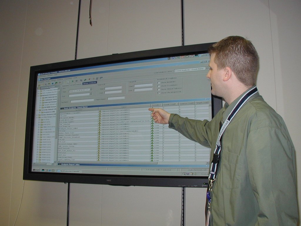 2004-02-24-AAC-7-EricLewis.JPG