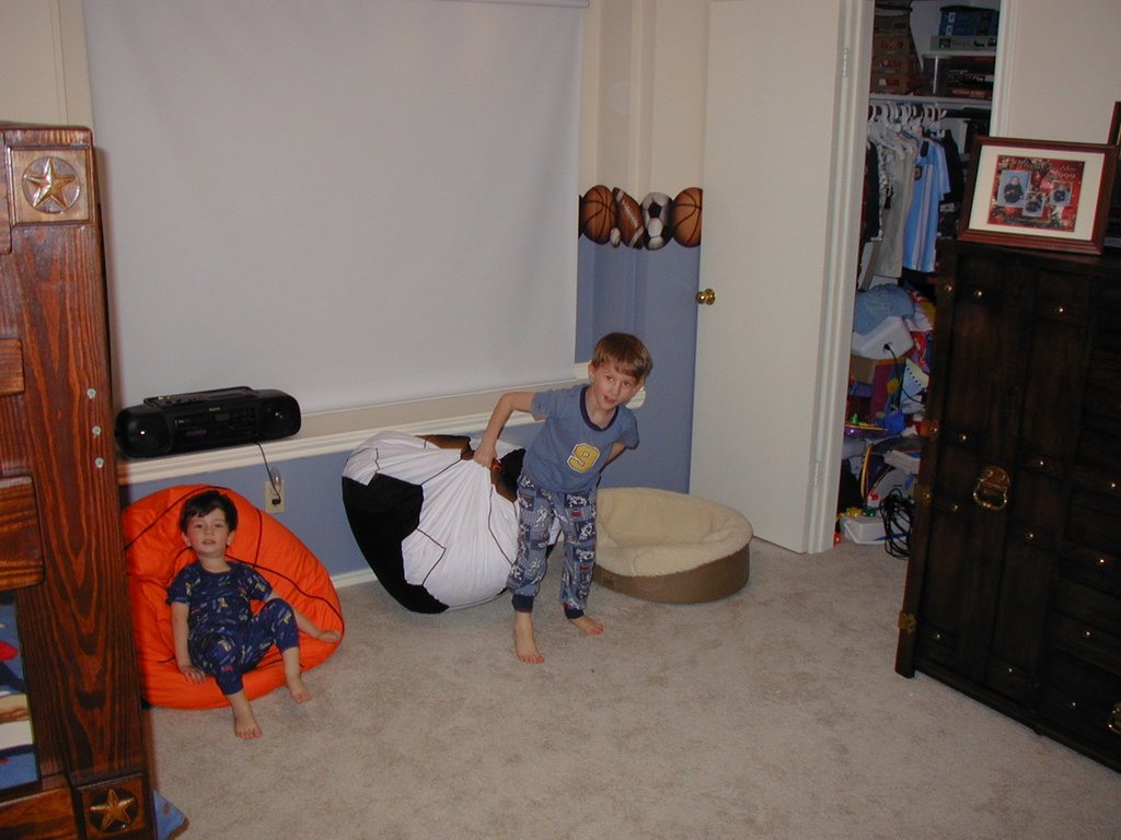 2004-02-24-Kids-bedroom-1-Chance-Dax.JPG