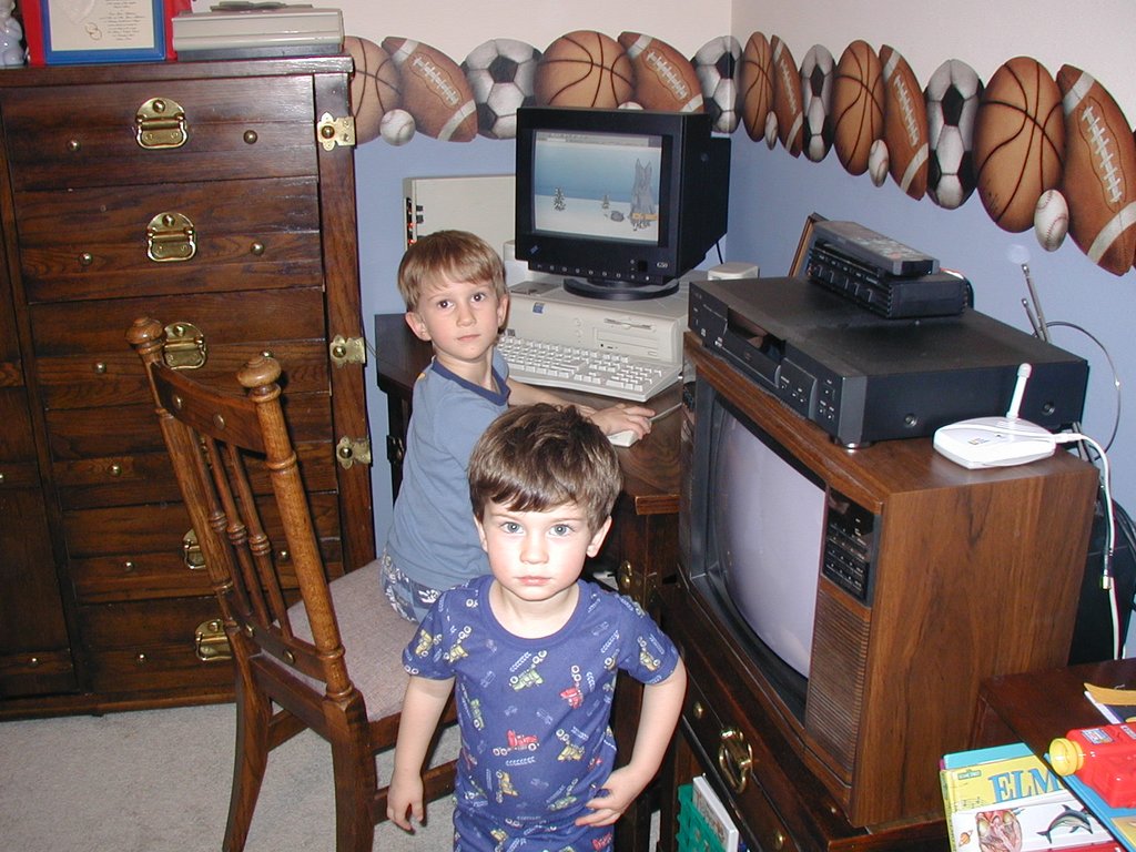 2004-02-24-Kids-bedroom-6-Chance-Dax.JPG