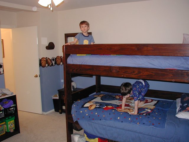2004-02-24-Kids-bedroom-5-Chance-Dax.JPG
