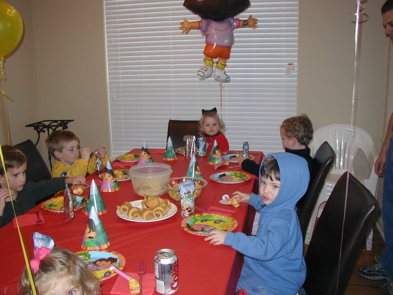2004/02(February)/Misc/800x600_2004-02-08-Kyla-Bday-1.JPG
