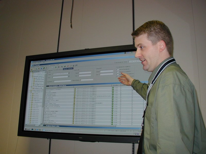 2004/02(February)/Misc/800x600_2004-02-24-AAC-2-EricLewis.JPG