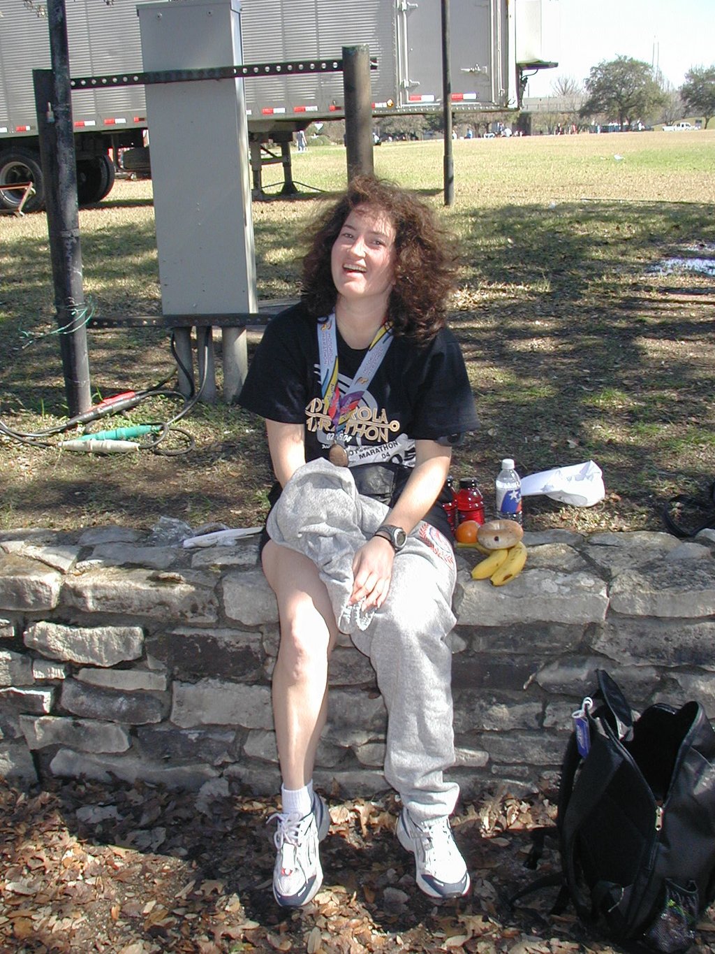 2004/02(February)/Motorola-Marathon/1024x768_2004-02-15-Motorola-Marathon-13-Suzi-finish.JPG