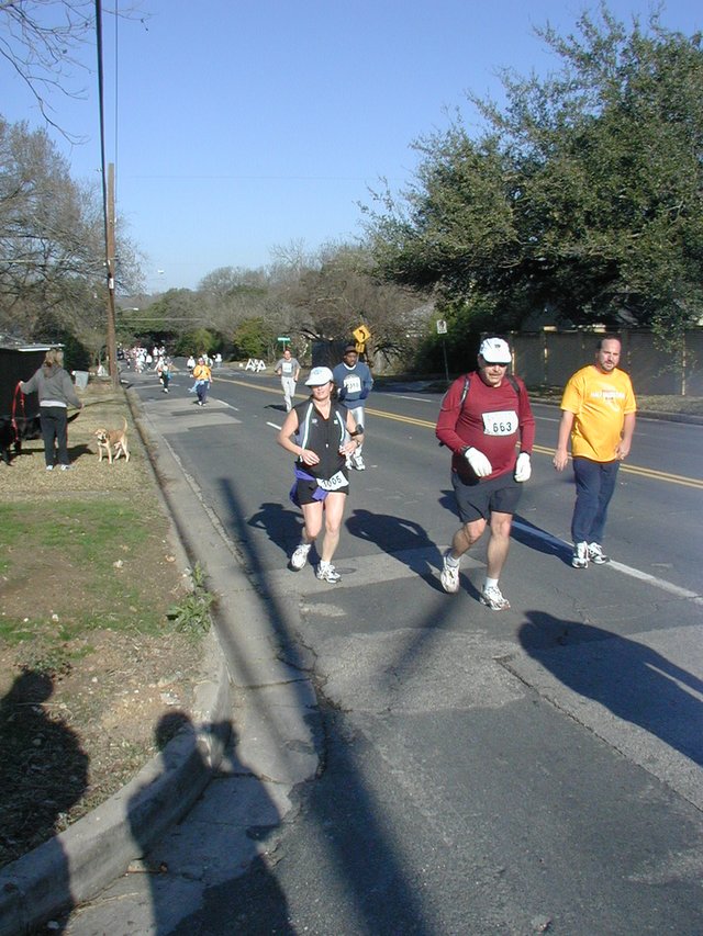2004/02(February)/Motorola-Marathon/640x480_2004-02-15-Motorola-Marathon-06-Suzi-Mile-9.JPG