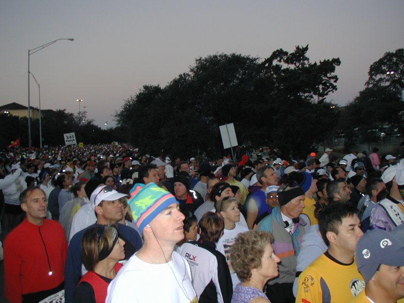 2004/02(February)/Motorola-Marathon/800x600_2004-02-15-Motorola-Marathon-05-crowd-start.JPG