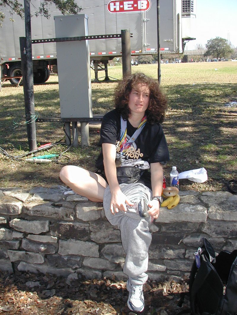 2004/02(February)/Motorola-Marathon/800x600_2004-02-15-Motorola-Marathon-14-Suzi-finish.JPG