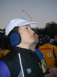 2004-02-15-Motorola-Marathon-04-Suzi-start.JPG
