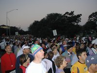 2004-02-15-Motorola-Marathon-05-crowd-start.JPG