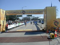 2004-02-15-Motorola-Marathon-10-Suzi-finish.JPG