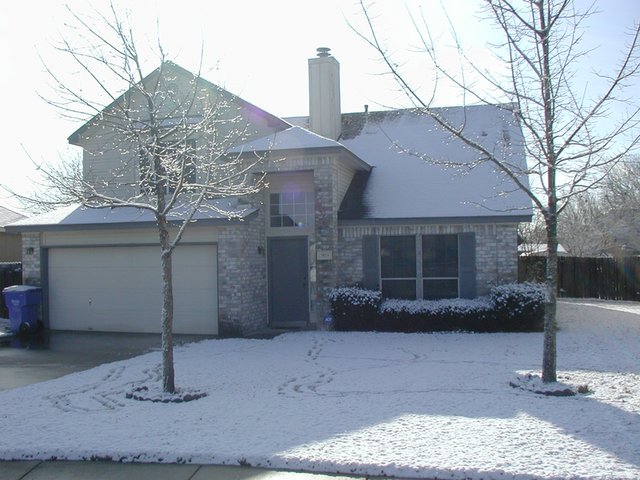 2004/02(February)/Snow-in-Austin/640x480_2004-02-14-Snow-in-Austin-11-Chance-Dax.JPG