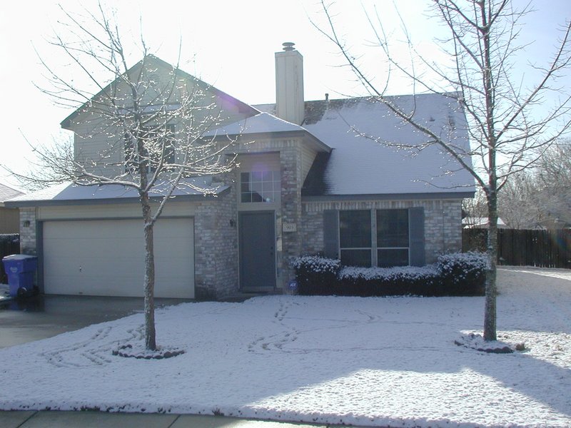 2004/02(February)/Snow-in-Austin/800x600_2004-02-14-Snow-in-Austin-11-Chance-Dax.JPG
