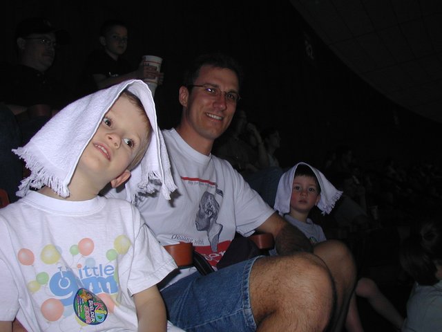 2004/03(March)/Austin-Wranglers/640x480_2004-03-07-Austin-Wranglers-04-Chance-towel-head.JPG
