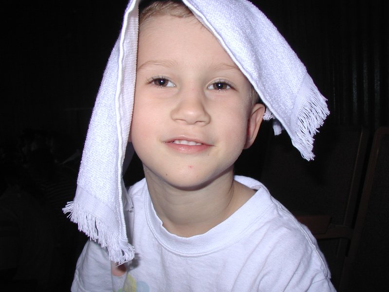 2004/03(March)/Austin-Wranglers/800x600_2004-03-07-Austin-Wranglers-03-Chance-towel-head.JPG